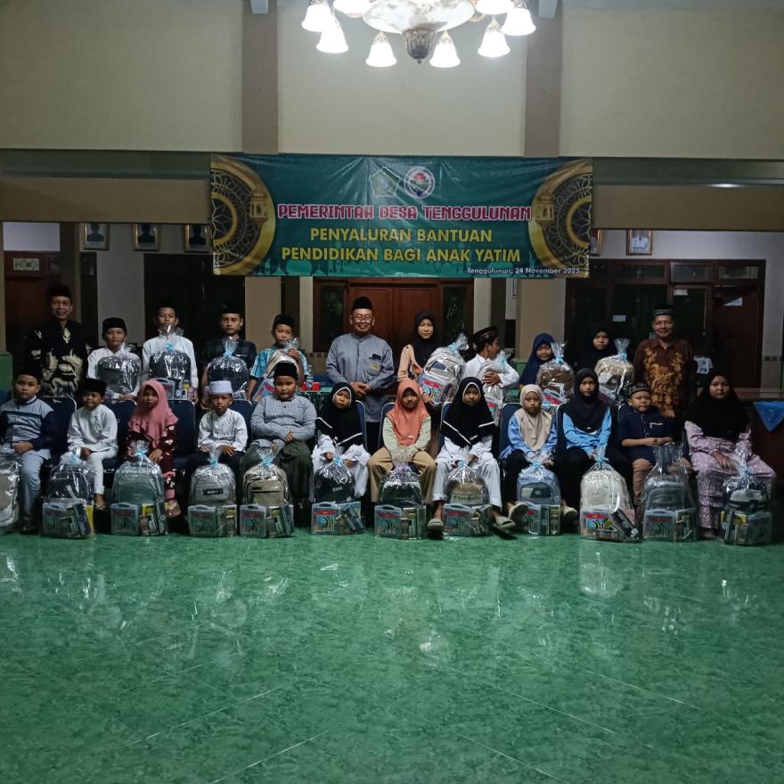 Pemdes Tenggulunan Salurkan Bantuan Pendidikan bagi 20 Anak Yatim Berprestasi